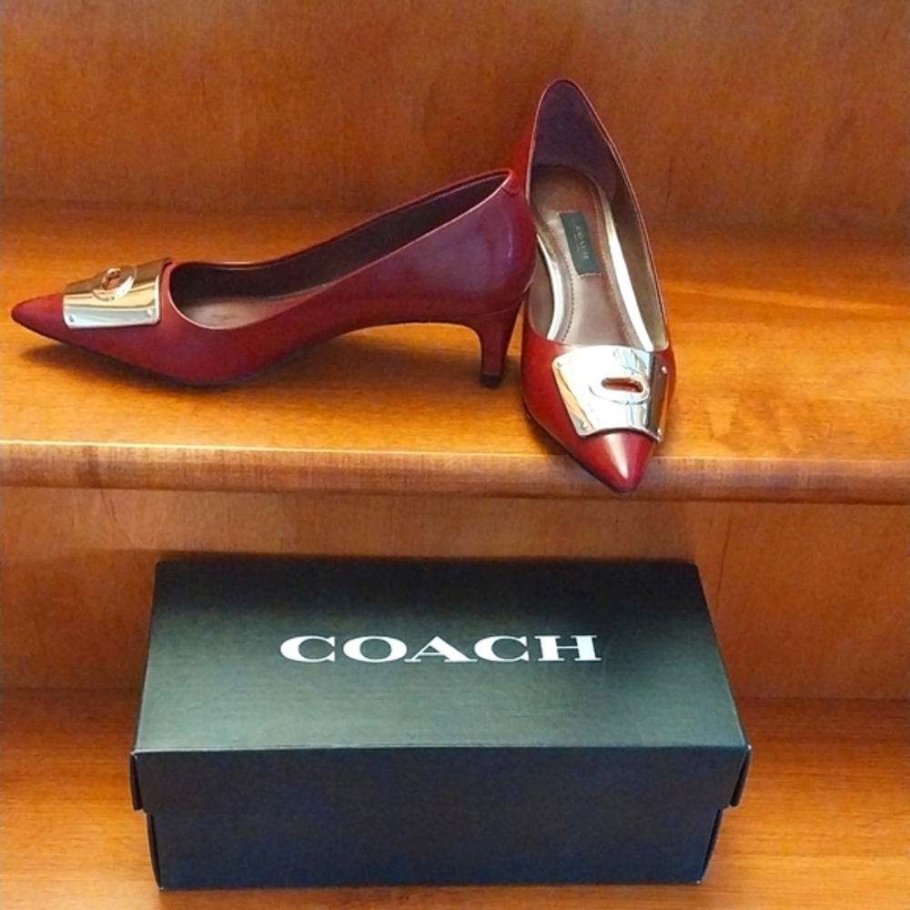 👠 Coach Lawrence Box Leather Calf heel with gold hardware